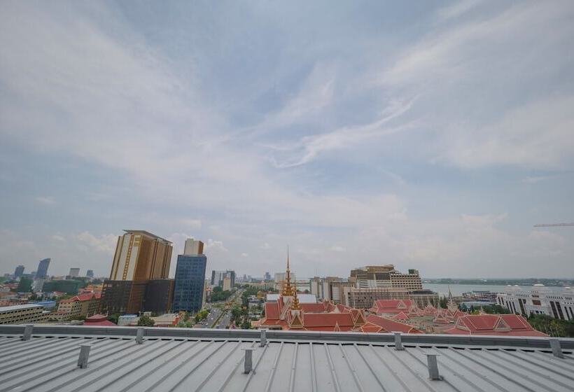 בית מלון כפרי The Bridge Club