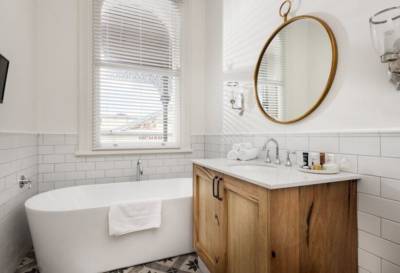 فندق The National