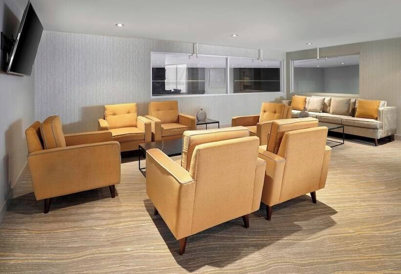 בית מלון כפרי The Westin Calgary Airport