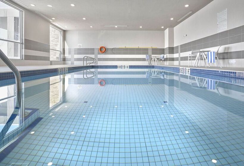 בית מלון כפרי The Westin Calgary Airport