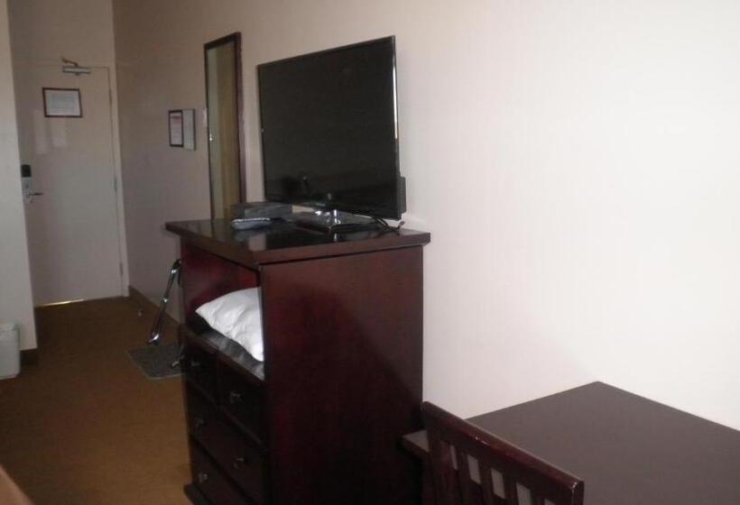 فندق Travel Inn & Suites