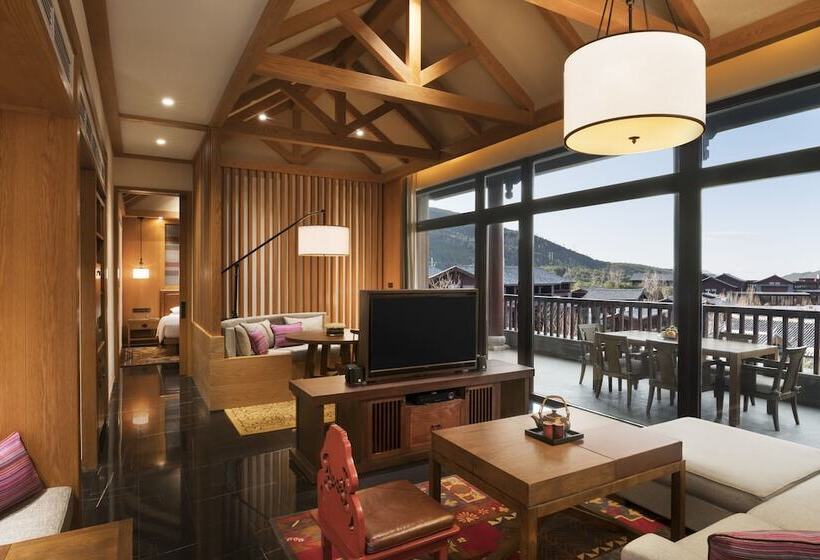 هتل Jinmao Pureal Mountain Liiang