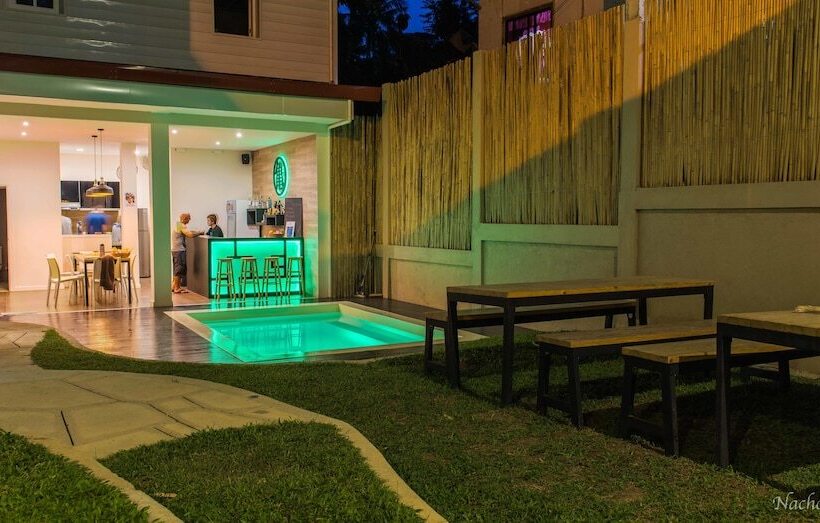 Kame House Backpackers   Hostel   Adults Only