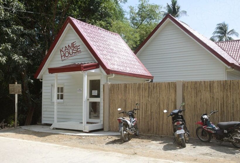 Kame House Backpackers   Hostel   Adults Only