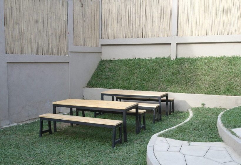 Kame House Backpackers   Hostel   Adults Only