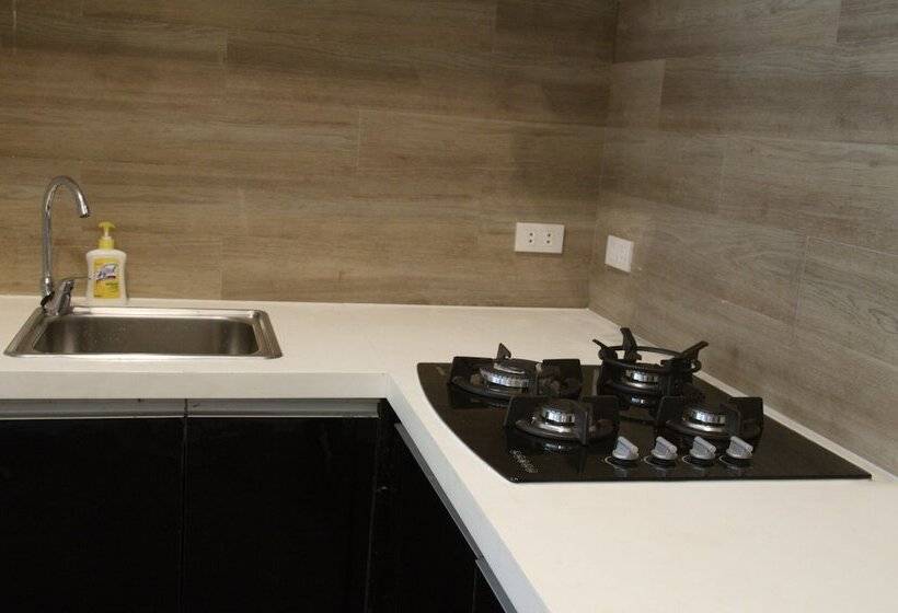 Kame House Backpackers   Hostel   Adults Only