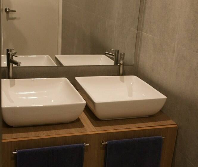 Kame House Backpackers   Hostel   Adults Only