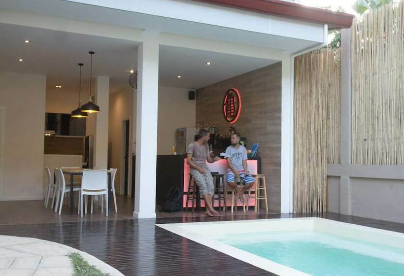 Kame House Backpackers   Hostel   Adults Only