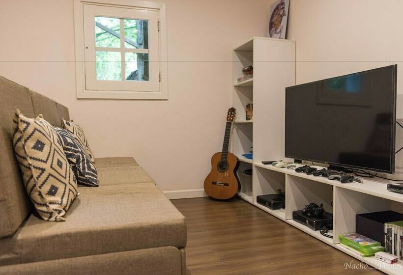 Kame House Backpackers   Hostel   Adults Only