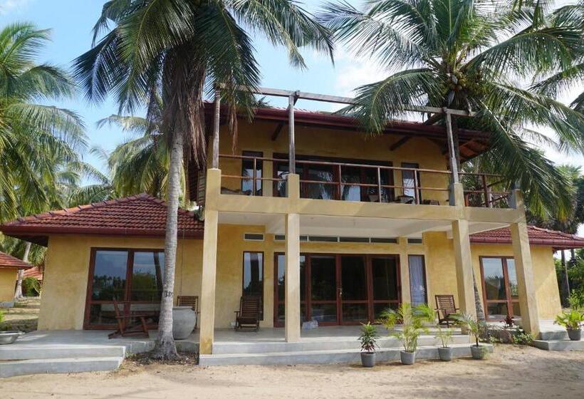 Kitelantis Hotel And Resort