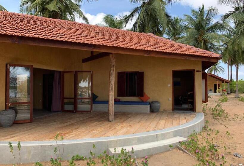 Kitelantis Hotel And Resort