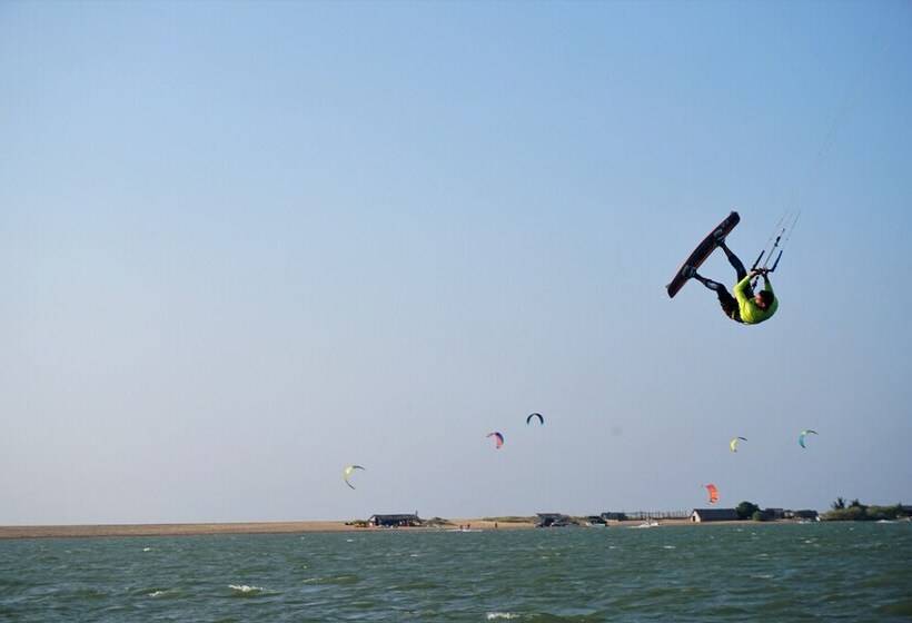 Kitelantis Hotel And Resort