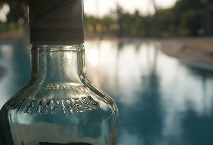 Kitelantis Hotel And Resort