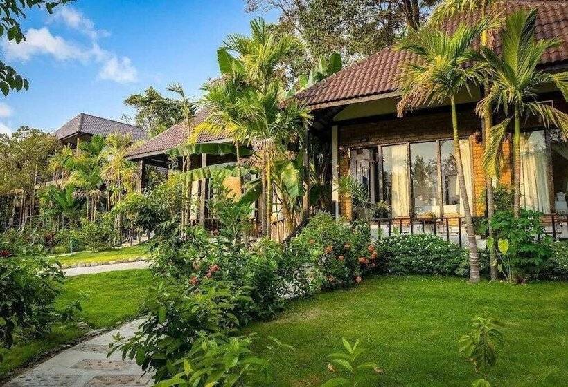 Koh Rong Hill Beach Resort