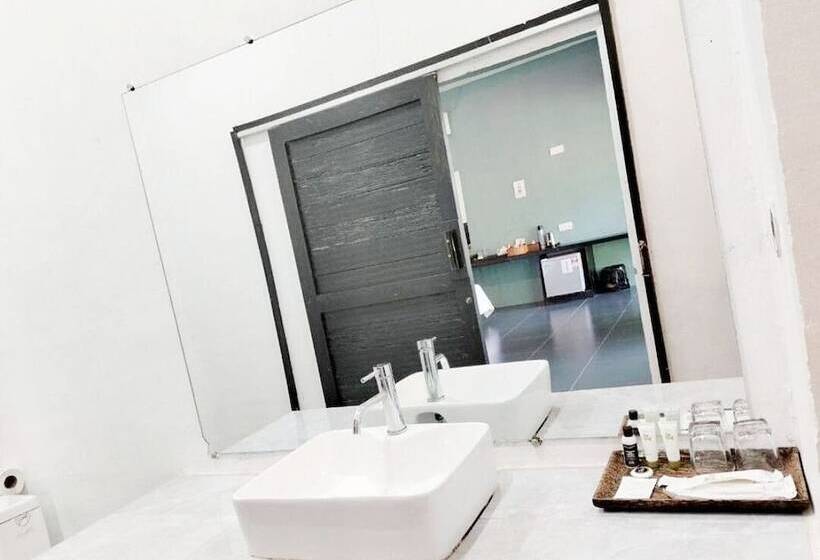 Koh Rong Hill Beach Resort