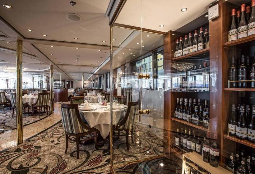 Crossgates Hotelship Altstadt   Düsseldorf