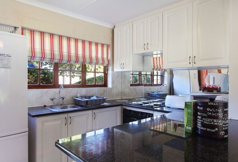 منتجع Baywater Village