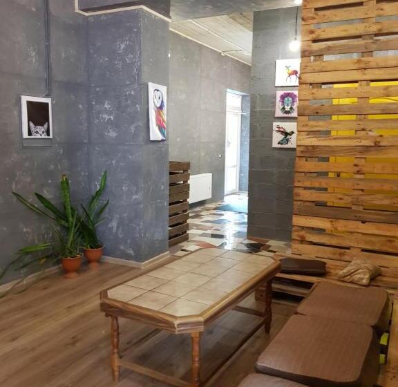 هاستل Travel Station