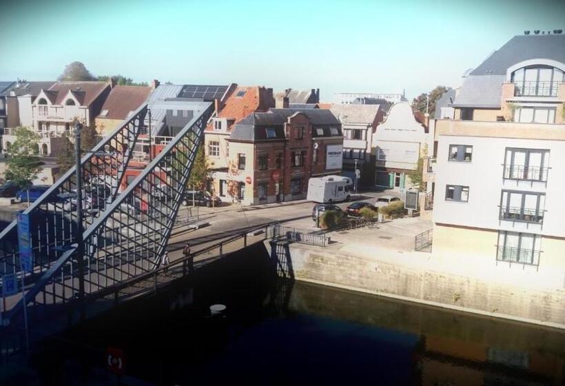 Bed and Breakfast Domus Portus