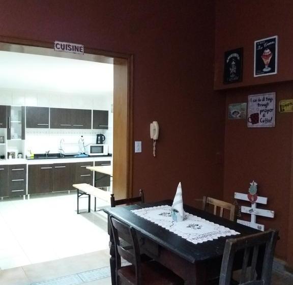 تختخواب و صبحانه Kalahat