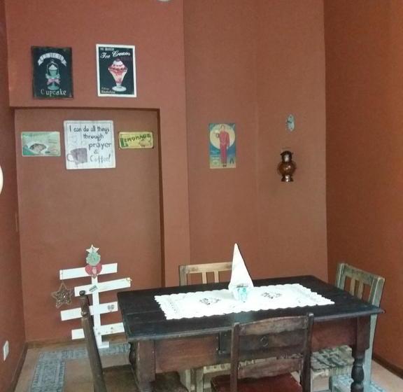 تختخواب و صبحانه Kalahat