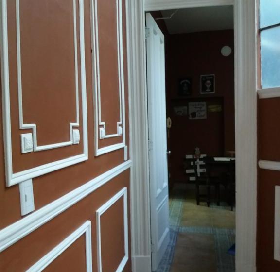 تختخواب و صبحانه Kalahat