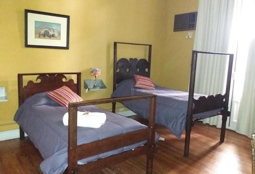 تختخواب و صبحانه Kalahat