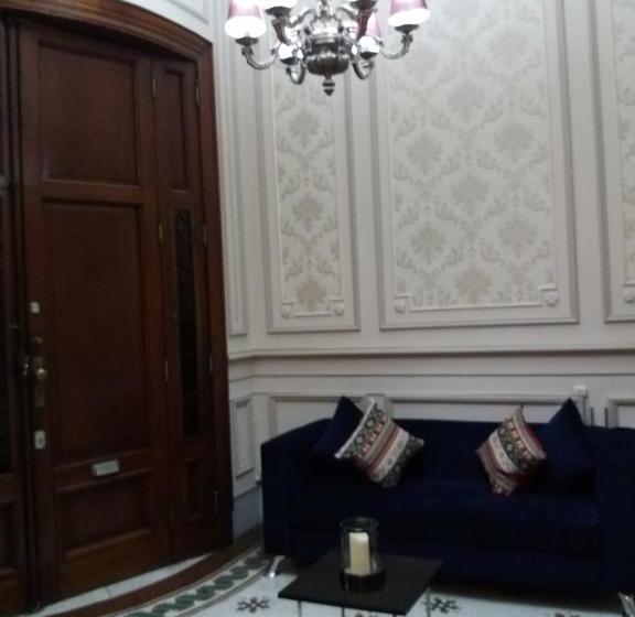 تختخواب و صبحانه Kalahat