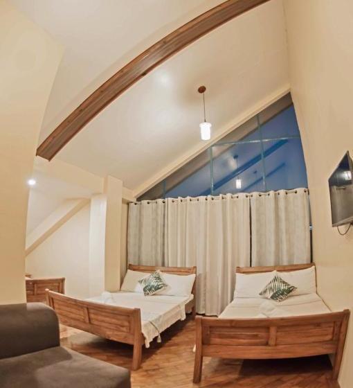 تختخواب و صبحانه The Half House By Elmar Cabin