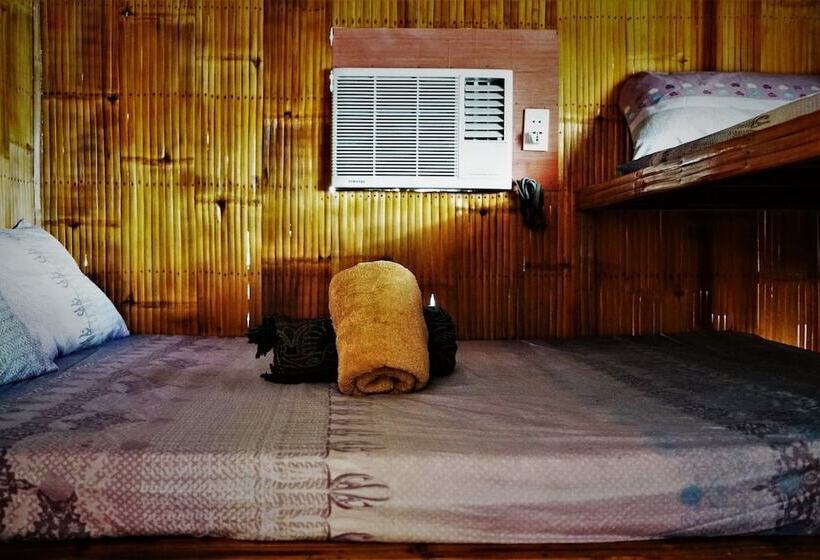 Hideaway Dive Hostel