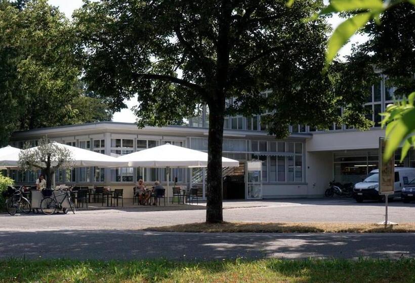 Отель Bata Club Haus