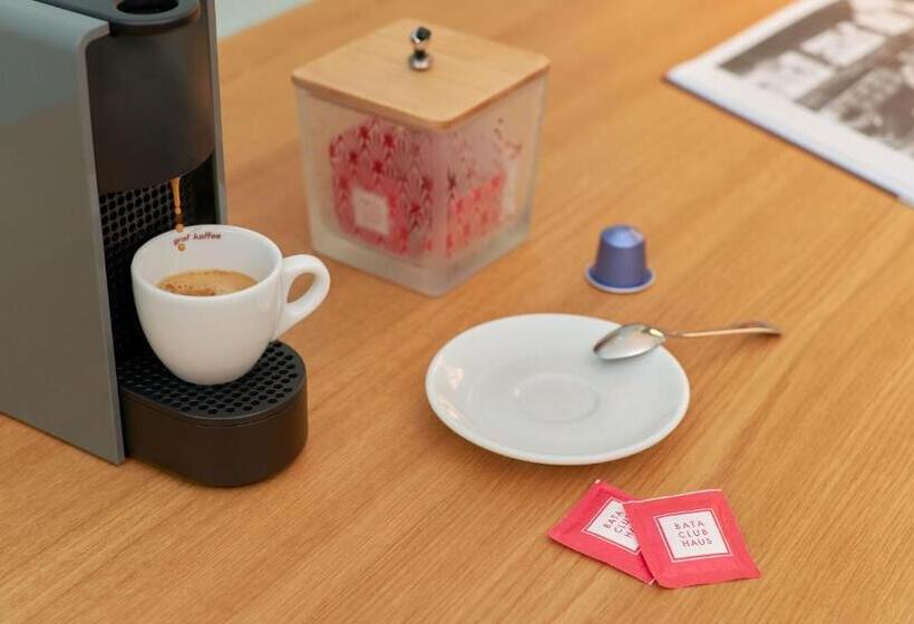 Отель Bata Club Haus