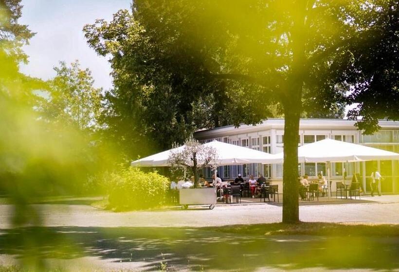 Отель Bata Club Haus