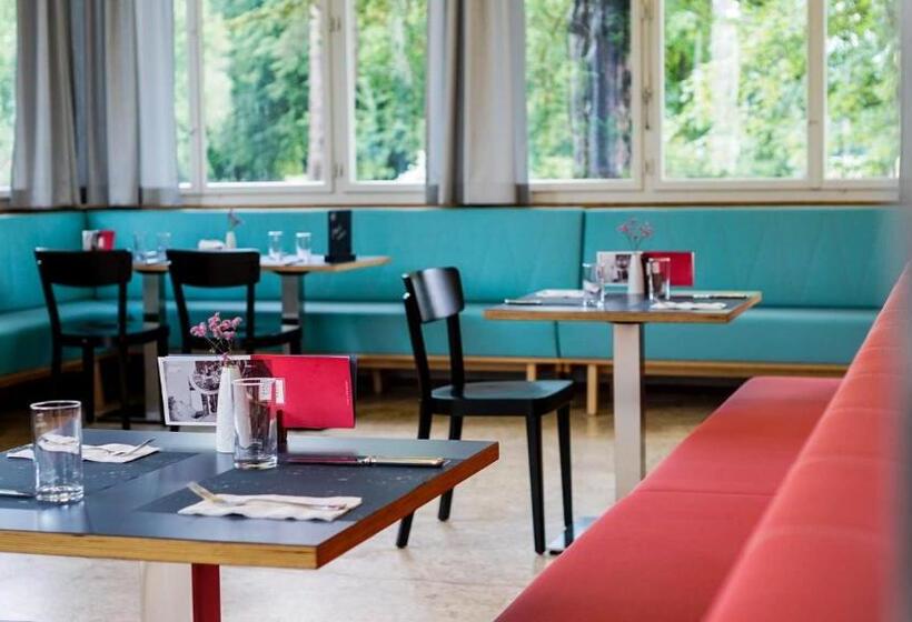 Отель Bata Club Haus