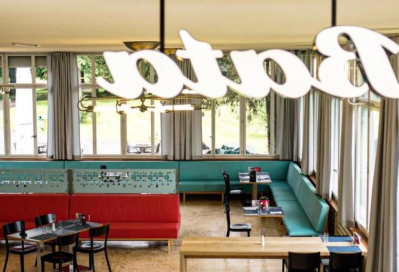 Отель Bata Club Haus