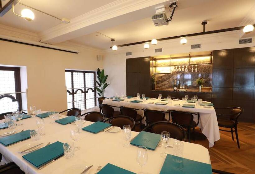 Отель Birks Montreal