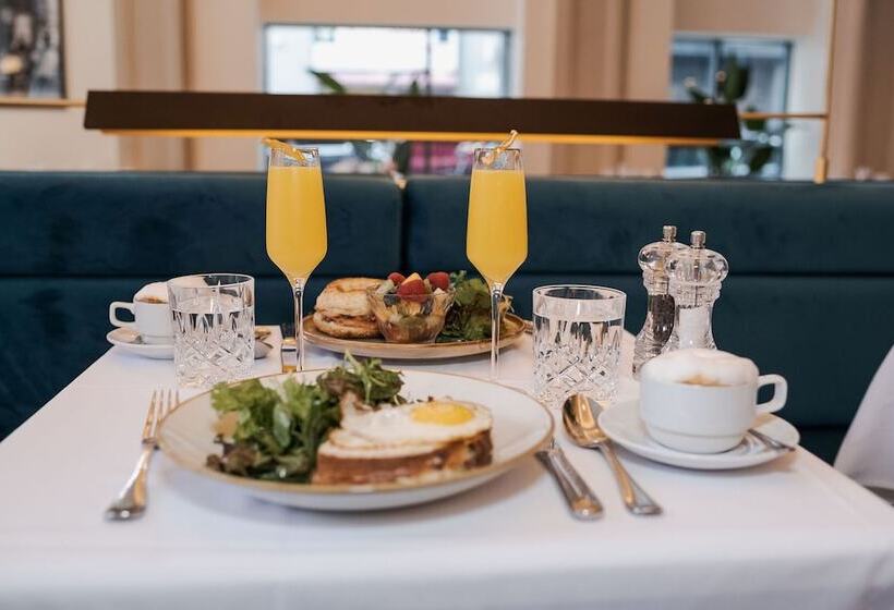 Отель Birks Montreal