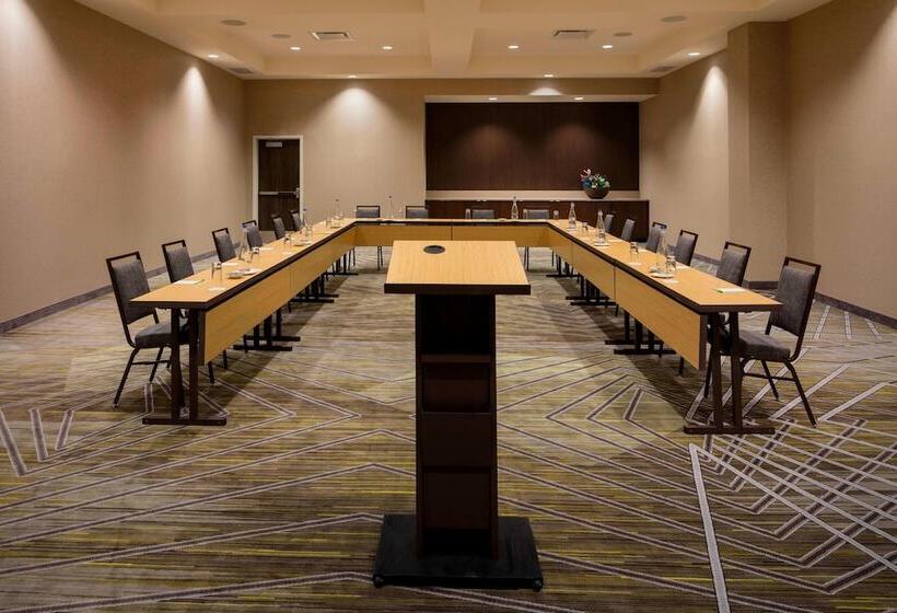 בית מלון כפרי Courtyard By Marriott Prince George