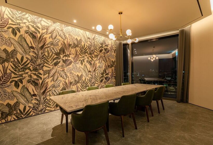 هتل Courtyard By Marriott Seoul Botanic Park