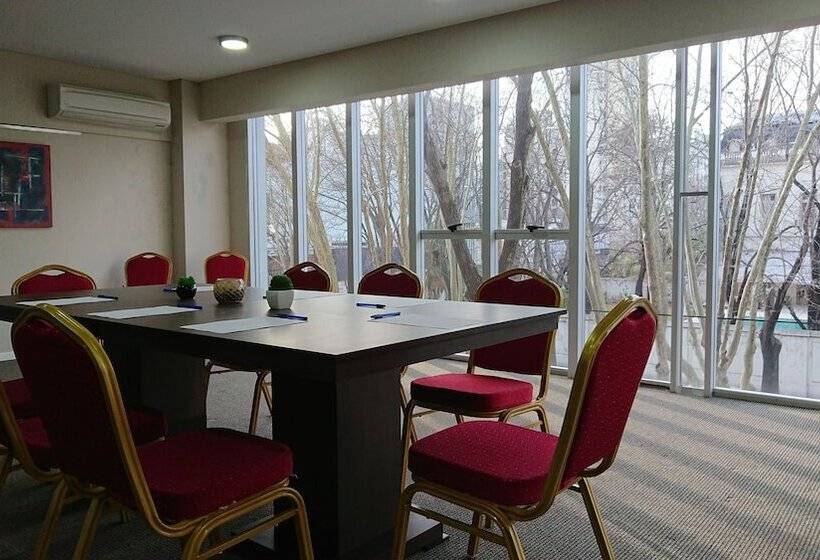 ホテル Days Inn & Suites By Wyndham La Plata