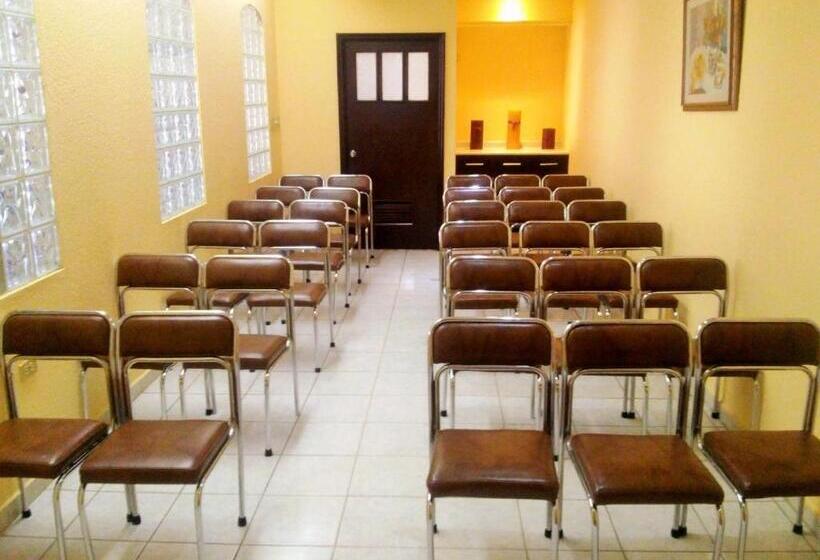 El Camino Hotel & Suites