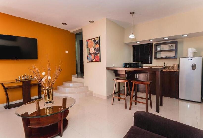 El Camino Hotel & Suites