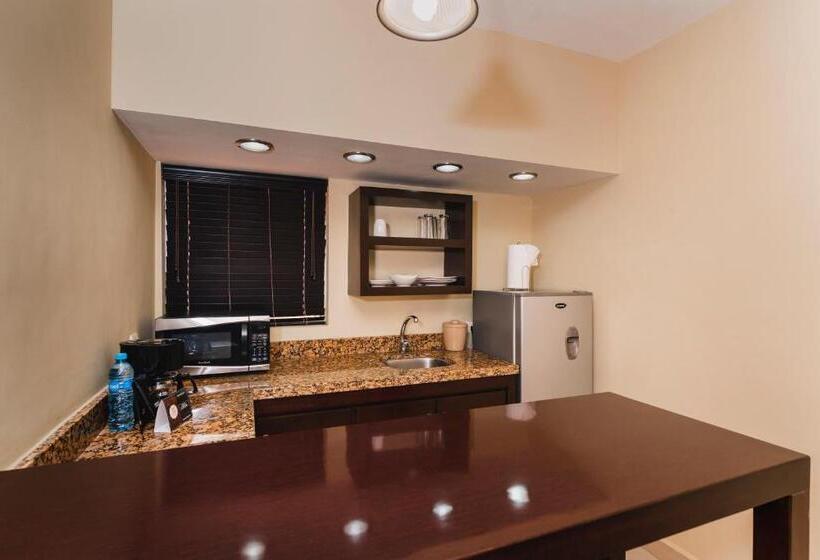 El Camino Hotel & Suites