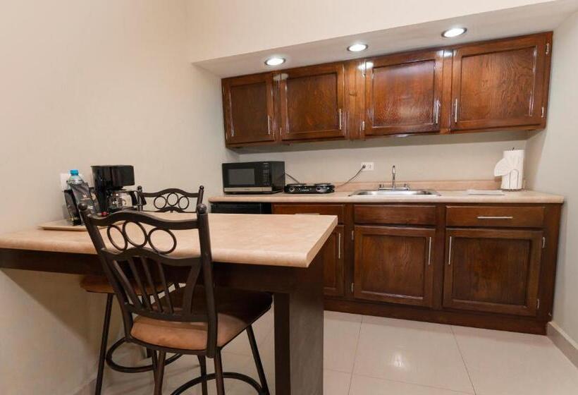 El Camino Hotel & Suites