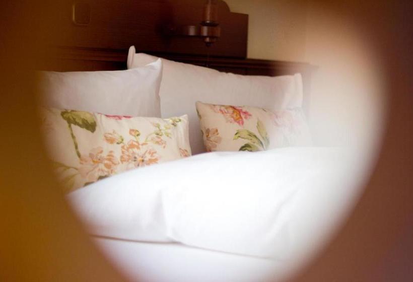 Отель Gasthof Und Pension Zur Sonne