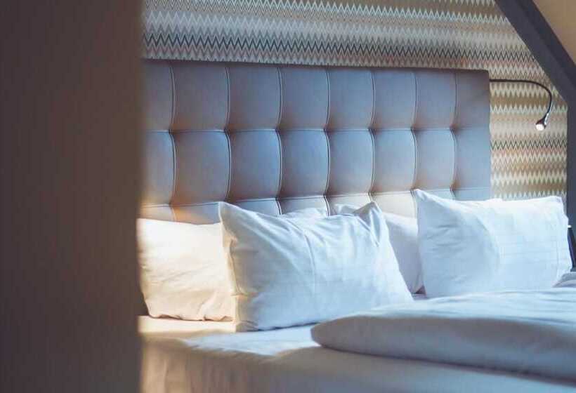 בית מלון כפרי Goldene Traube By Neugart