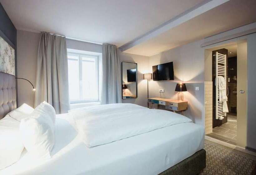 בית מלון כפרי Goldene Traube By Neugart