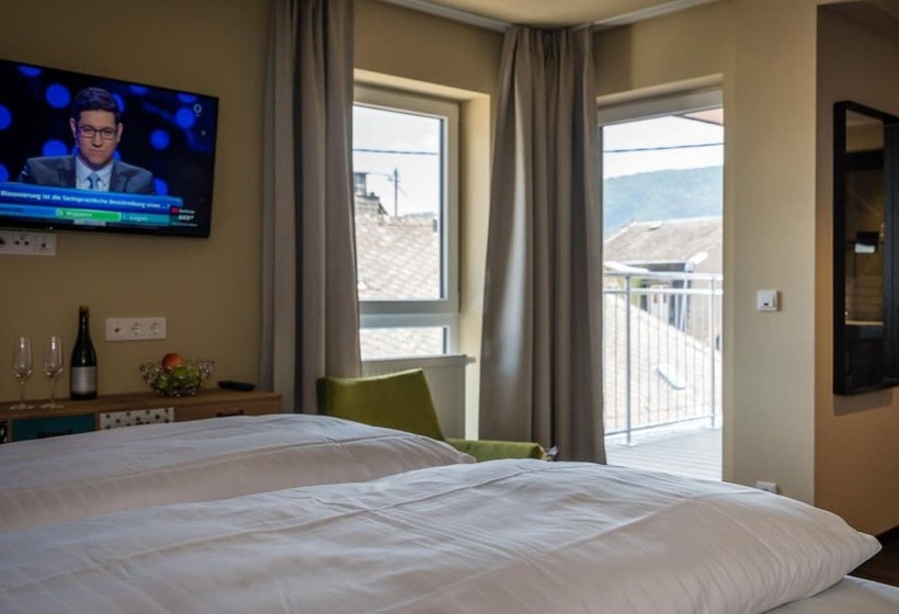 בית מלון כפרי Goldene Traube By Neugart