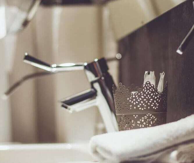 בית מלון כפרי Goldene Traube By Neugart