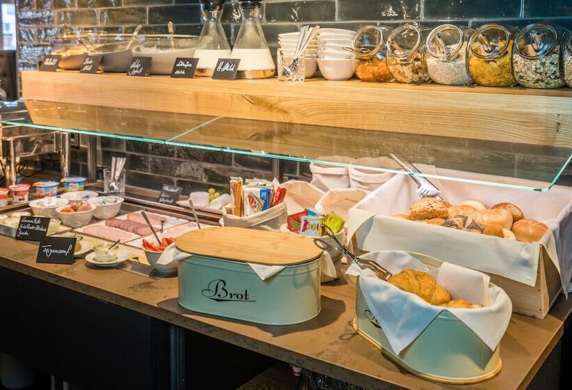 בית מלון כפרי Goldene Traube By Neugart